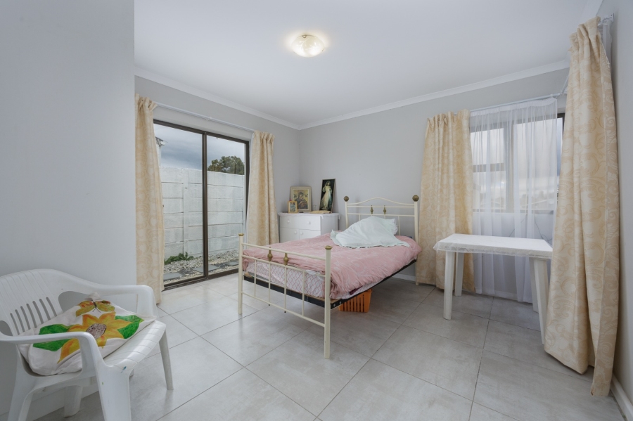 5 Bedroom Property for Sale in Rustdal Western Cape